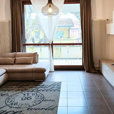 Cn037 - Cesenatico, Elegante Trilocale Con Balcone E Garage Lägenhet
